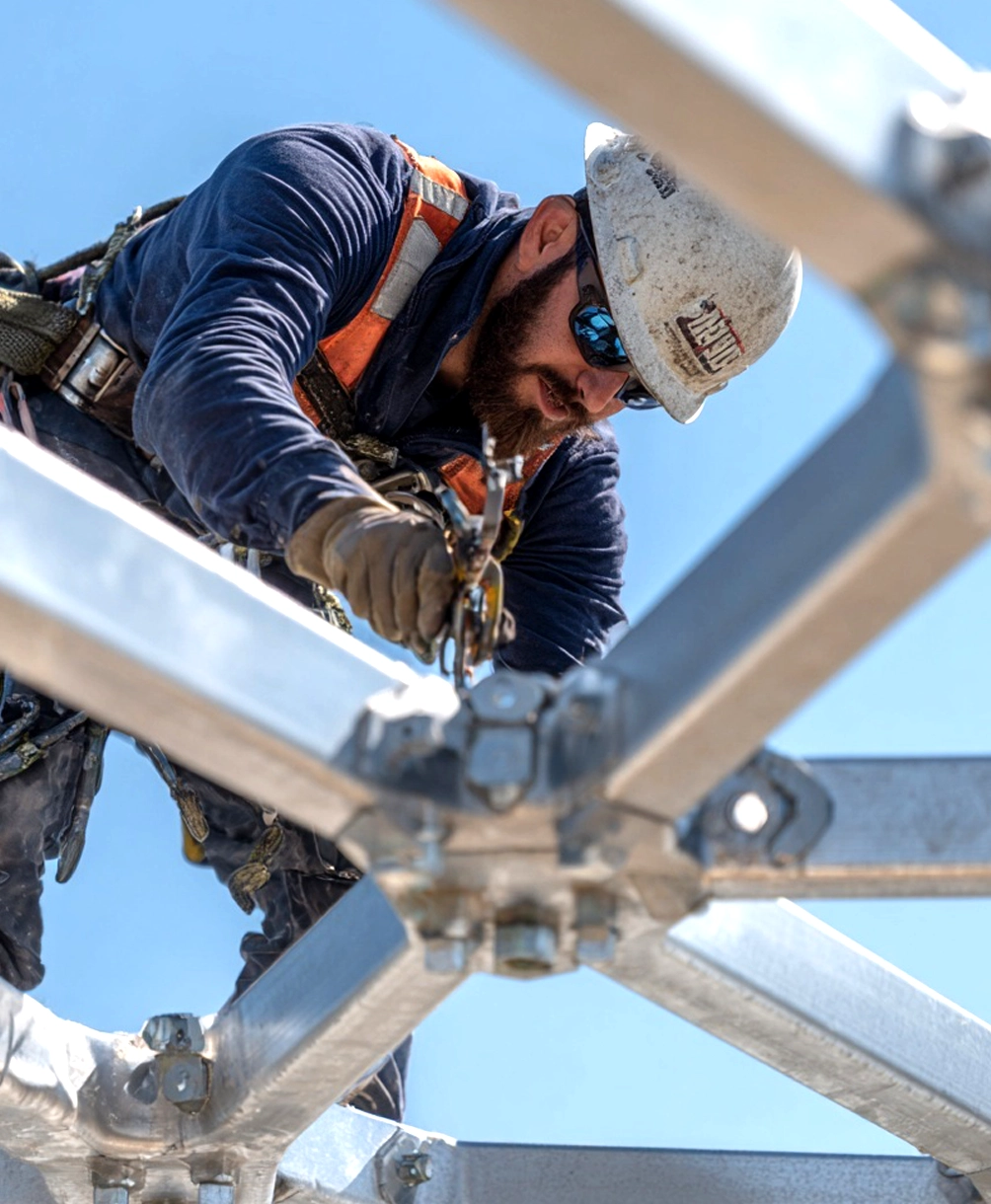 Trabajando en estructura de acero Trabajando en estructura de acero
